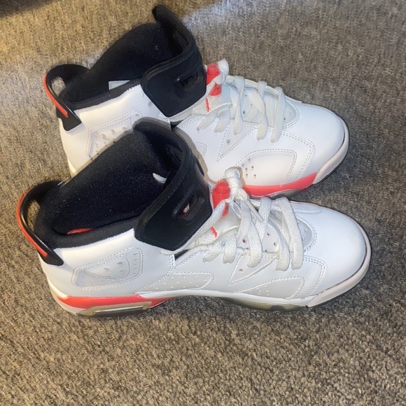 Air Jordan 6 Retro Low BG ‘Infrared’ Size 5Y - Picture 6 of 6